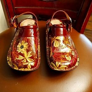Algeria Seville wine and flowers patent shoes
